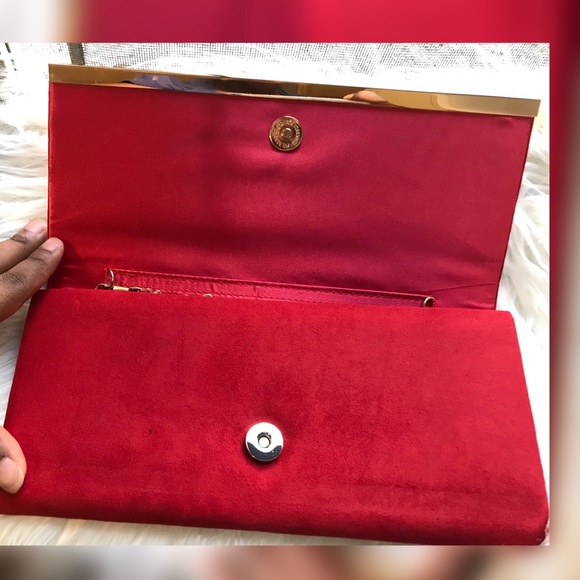 Red clutch - Picture 3 of 3